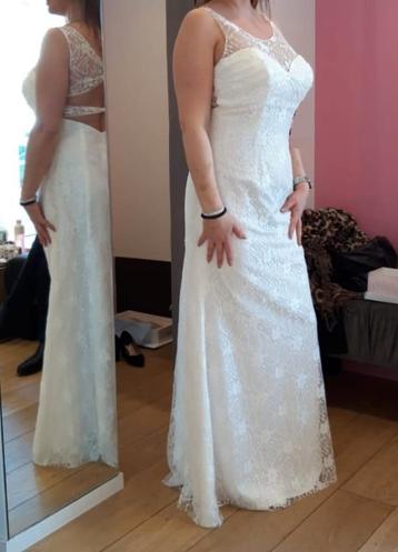 Nieuwe trouwjurk, maat 38/40 beschikbaar voor biedingen