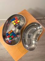Schaaltjes medisch niervormig 2 stuks stainless steel retro, Diversen, Ophalen of Verzenden, Zo goed als nieuw