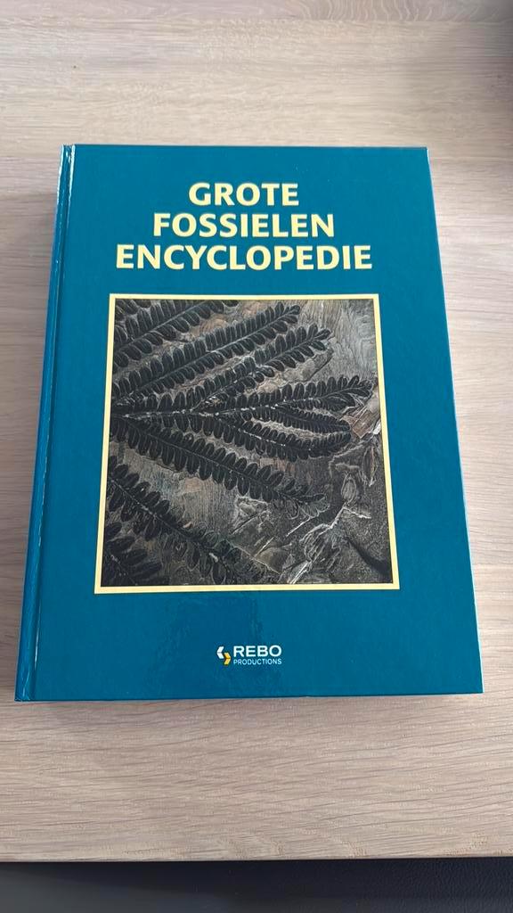 V. Turek - Grote fossielen encyclopedie, Boeken, Wetenschap, Zo goed als nieuw, Natuurwetenschap, Ophalen of Verzenden