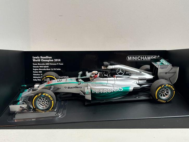 1:18 Minichamps Mercedes AMG W05 Lewis Hamilton 2014 F1, Hobby en Vrije tijd, Modelauto's | 1:18, Zo goed als nieuw, Auto, MiniChamps