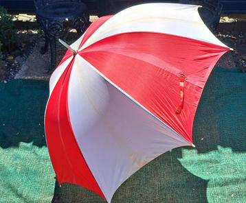 te koop rood wit paraplu 110 cm in doorsnee beschikbaar voor biedingen