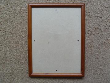 Houten fotolijst 17,5 x 23,5 cm beschikbaar voor biedingen
