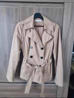 Lola Liza korte trenchcoat maat 42 beige, Beige, Maat 42/44 (L), Ophalen of Verzenden, Zo goed als nieuw