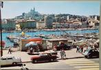 Marseille - Frankrijk - Le vieux port - oude autos - peugeot, Ophalen of Verzenden, 1960 tot 1980, Gelopen, Frankrijk