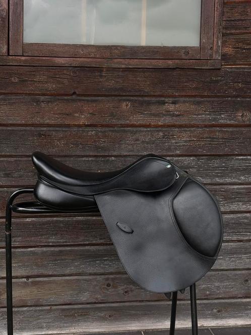 Springzadel Arena Hart - Prestige - LJ - Trainers, Dieren en Toebehoren, Paarden en Pony's | Zadels, Zo goed als nieuw, Springen