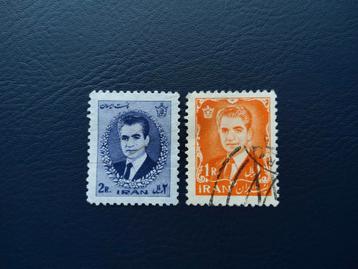 Iran - Set van 2 oude postzegels beschikbaar voor biedingen
