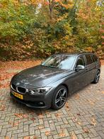 BMW 3-Serie 320i 184pk Aut 2018 Grijs, Auto's, BMW, 1998 cc, Achterwielaandrijving, 1800 kg, Zwart