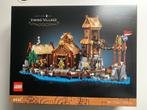 Lego 21343 Vikingdorp nieuw, Ophalen of Verzenden, Nieuw, Complete set, Lego