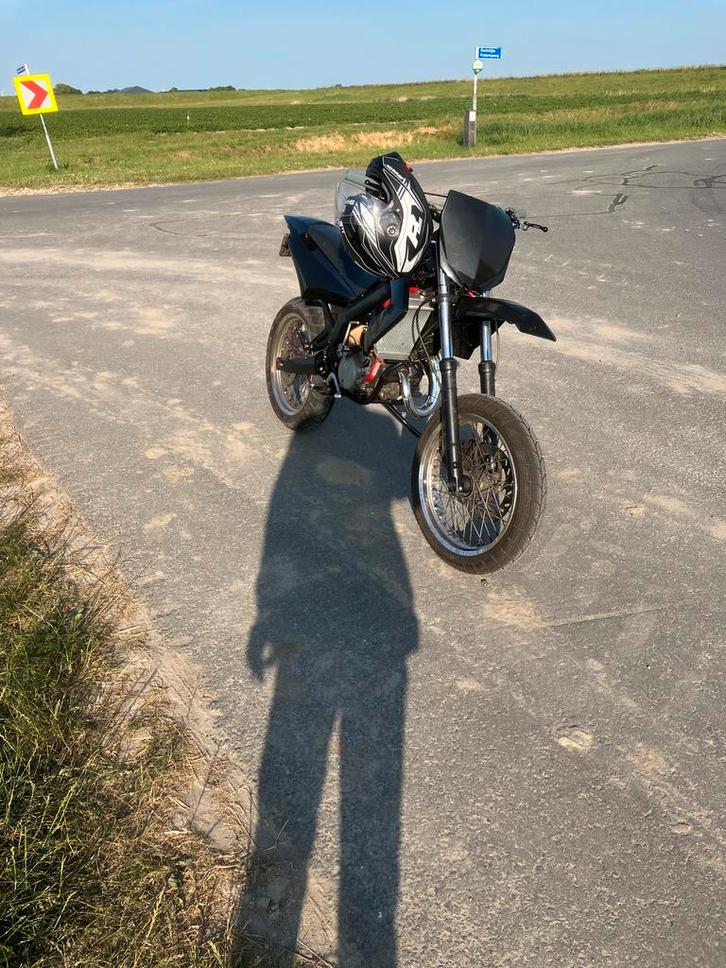 Derbi senda dit weekend 1600€ ophalen, Fietsen en Brommers, Brommers | Derbi, Gebruikt, Maximaal 45 km/u, Ophalen