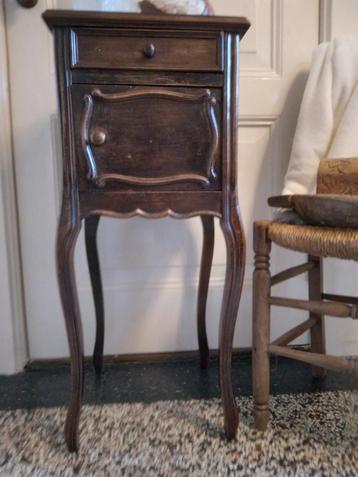Frans antiek noten hout brocante nachtkastje rose marmer beschikbaar voor biedingen