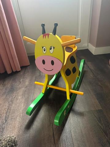 Hobbel giraffe beschikbaar voor biedingen