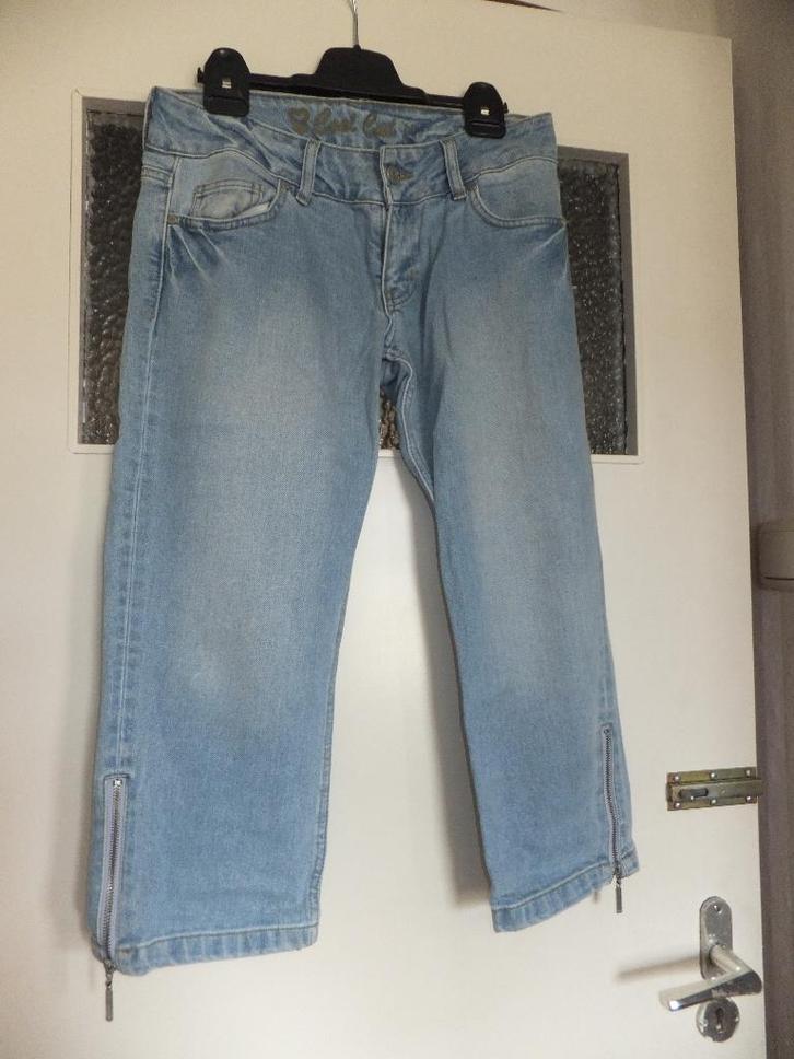 Leuke 3/4de lichtblauwe jeans met ritsen onder aan pijpen., Kleding | Dames, Spijkerbroeken en Jeans, Gedragen, W28 - W29 (confectie 36)