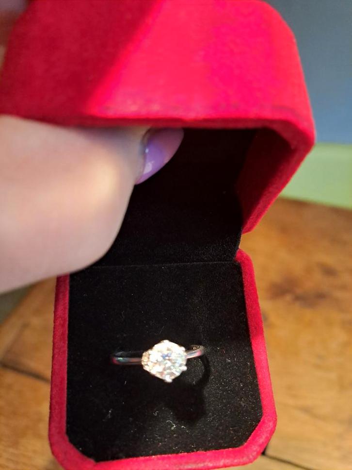 Schitterende 1 karaat Moissanite maat 19, Sieraden, Tassen en Uiterlijk, Edelstenen, Zo goed als nieuw, Ophalen of Verzenden