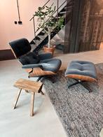 Eames Herman Miller lounge Chair mohair walnoot Vitra design, Huis en Inrichting, Ophalen, Herman Miller, Inc. 855 East Main Ave PO Box 302 Zeeland, Michigan 49464-0302 United States of America