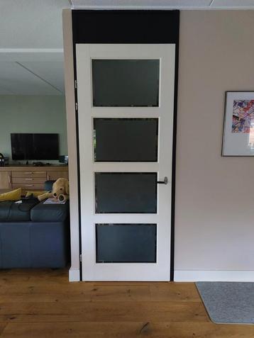 Houten binnendeur met matglas  beschikbaar voor biedingen