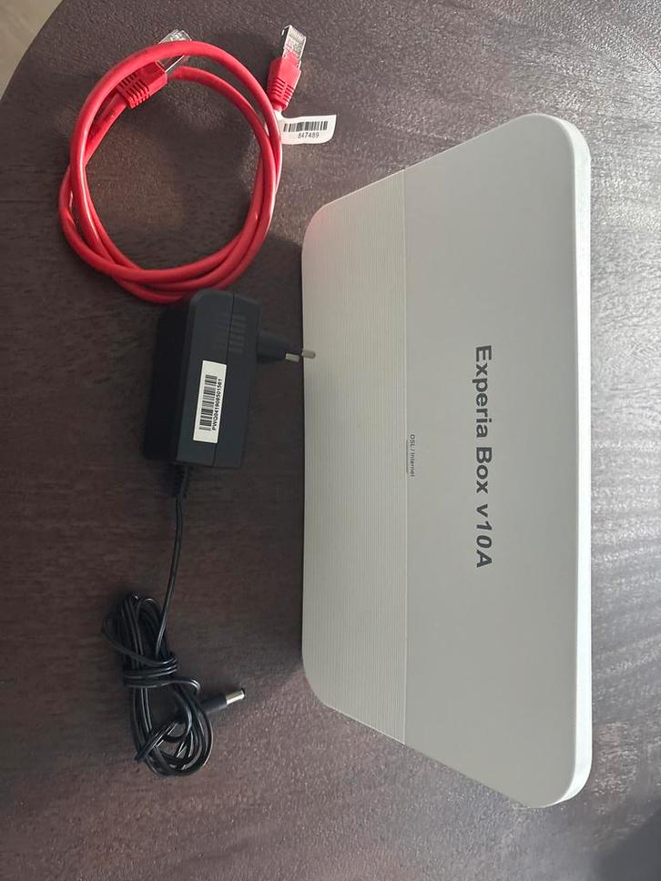 KPN Experia Box V10A Router/Modem, Computers en Software, Routers en Modems, Gebruikt, Router met modem, Ophalen of Verzenden