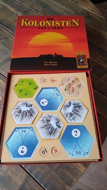 bordspel de Kolonisten v Catan met houten speelstuk stans  beschikbaar voor biedingen