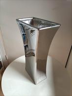 Hoge zilverkleurige vaas., Huis en Inrichting, Woonaccessoires | Vazen, Overige materialen, Overige kleuren, Ophalen of Verzenden