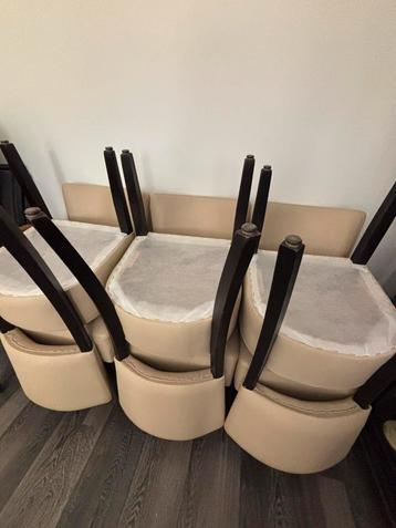 Eetkamerstoelen. Beige/creme