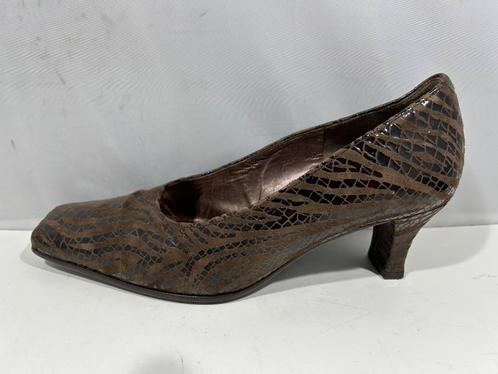 Gabor, maat 37, mooie decoratieve bruine pumps., Kleding | Dames, Schoenen, Zo goed als nieuw, Pumps, Bruin, Verzenden