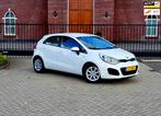 Kia Rio 1.2 CVVT Comfort Pack / Airco 5 Drs / Nieuwe Apk / N, Auto's, Euro 5, Gebruikt, 4 cilinders, Wit