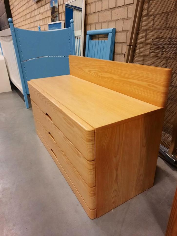 Vintage Hulsta nachtkast(je) met 3 laden, Huis en Inrichting, Slaapkamer | Nachtkastjes, Gebruikt, Minder dan 55 cm, 65 cm of meer