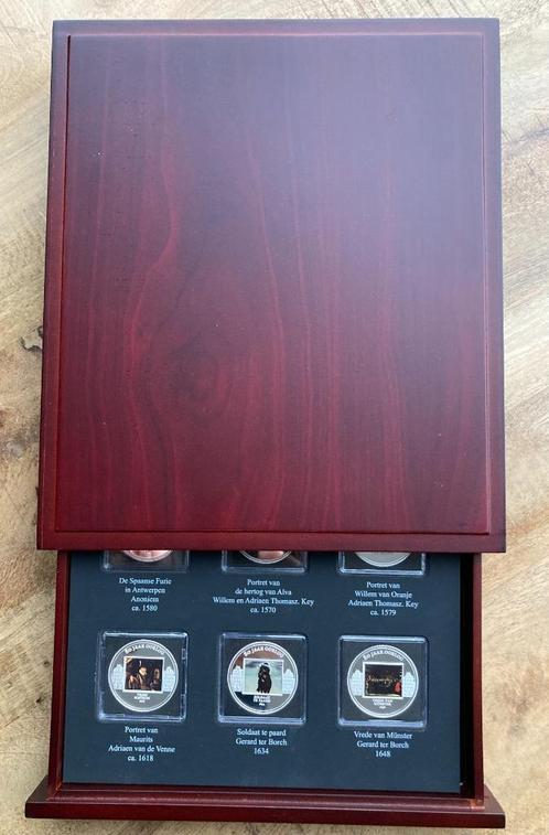 9 penningen 'Meesterwerken van het Rijksmuseum' in cassette, Postzegels en Munten, Penningen en Medailles, Overige materialen