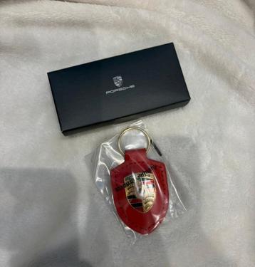 Nieuw origineel porsche sleutelhanger met doos   beschikbaar voor biedingen