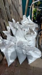 Gratis grind steentjes  +/-  13 zakken., Tuin en Terras, Grind, Keien en Split, Ophalen, Overige materialen