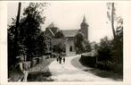 Nuth, kerk met kinderen Hub Leufkens, Verzenden, 1940 tot 1960, Ongelopen, Limburg