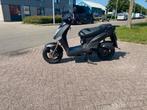 Kymco Agility 4T 45 KM 2012 1ste eigenaar incl Athago slot, Fietsen en Brommers, Scooters | Kymco, Ophalen, Gebruikt, Maximaal 45 km/u