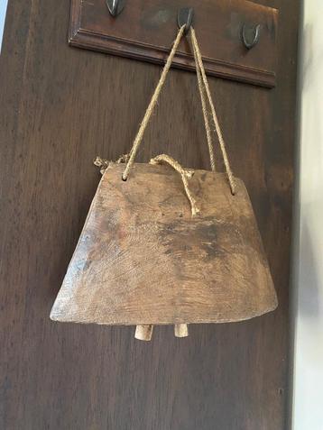 Landelijke stoere houten koe/geitenbel  beschikbaar voor biedingen
