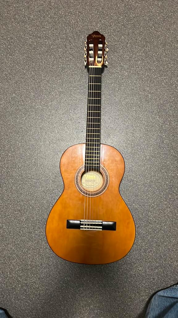 Valencia gitaar kind met tas., Muziek en Instrumenten, Snaarinstrumenten | Gitaren | Akoestisch, Zo goed als nieuw, Klassieke of Spaanse gitaar