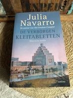 J. Navarro - De verborgen kleitabletten, Gelezen, Ophalen of Verzenden, Nederland, J. Navarro