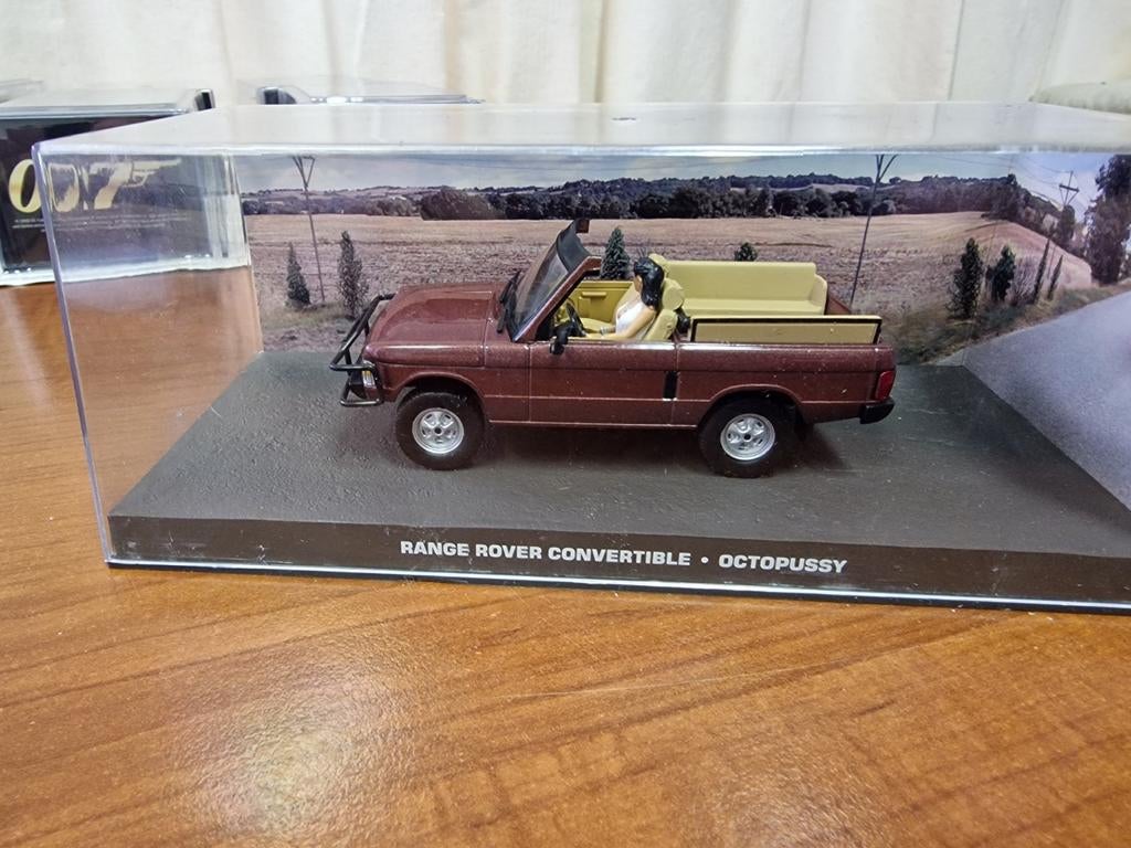 James Bond 007 Schaalmodellen  Modelauto, Hobby en Vrije tijd, Modelauto's | 1:43, Ophalen of Verzenden, Zo goed als nieuw, Auto