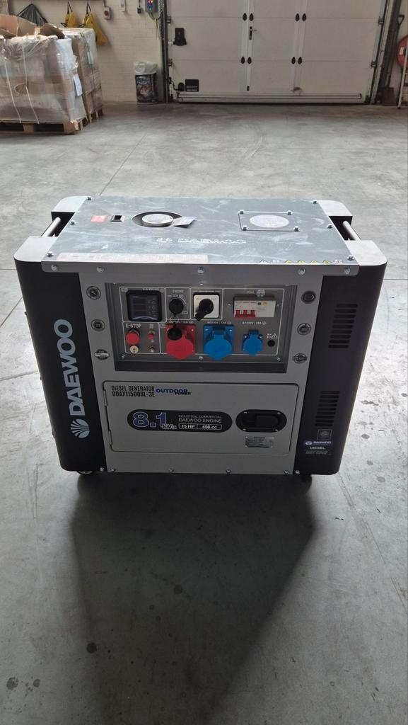 Gloednieuwe Daewoo Generator, Doe-het-zelf en Verbouw, Overige Doe-het-zelf en Verbouw, Ophalen of Verzenden