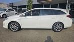 Toyota Auris Touring Sports 1.8 Hybride Executive Trekhaak |, Gebruikt, Wit, 25 km/l, Te koop