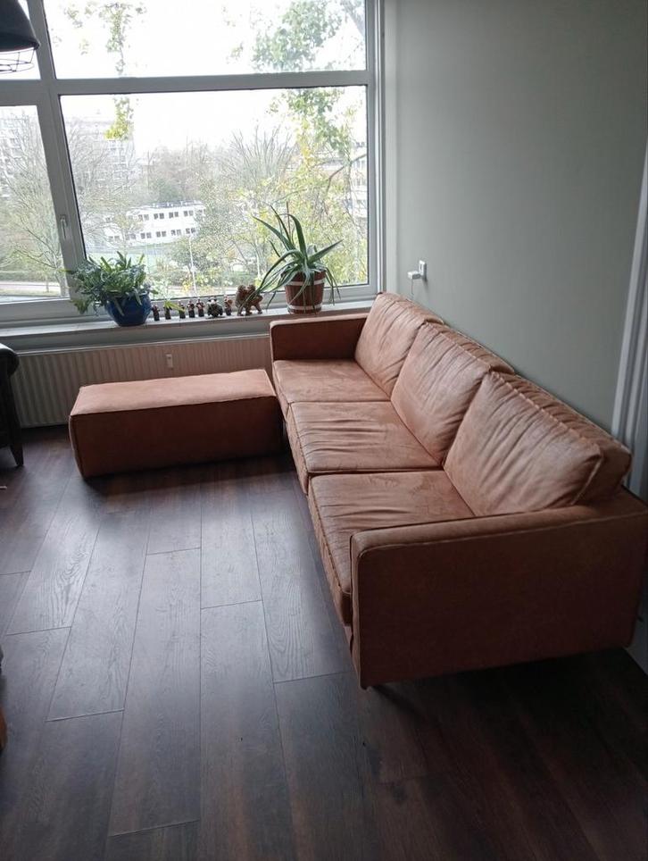 Mooie bruine bank met hocker, Huis en Inrichting, Banken | Bankstellen, Gebruikt, Rechte bank, Vierpersoons of meer, 250 tot 300 cm