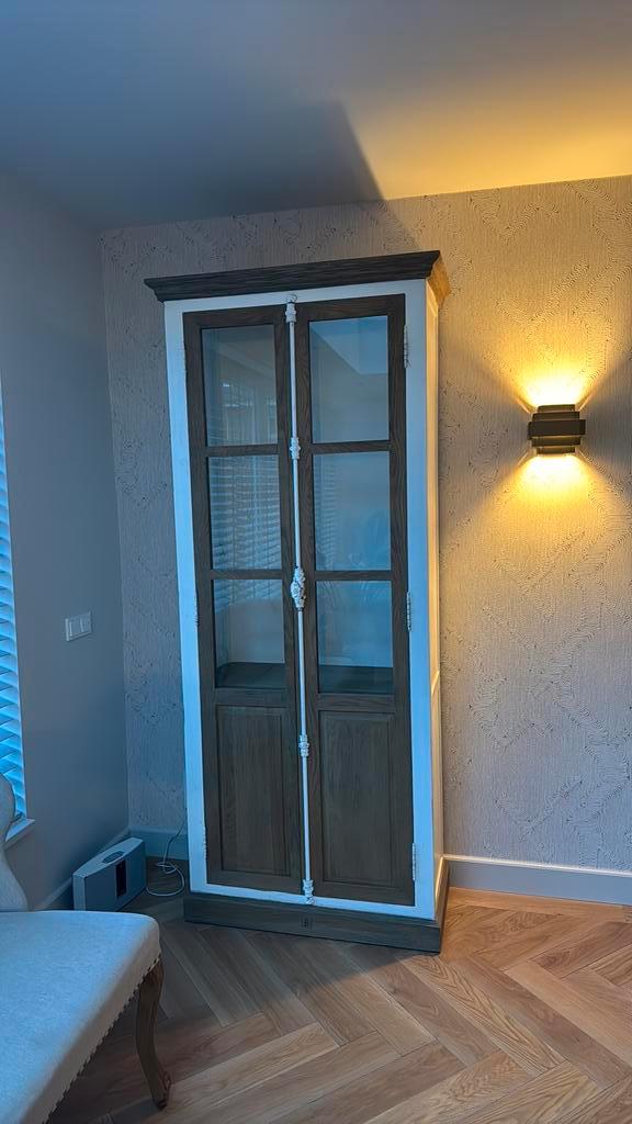 Rivièra Maison buffet kast driftwood met glazen deuren, Huis en Inrichting, Kasten | Kledingkasten, Zo goed als nieuw, 150 tot 200 cm