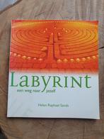 Helen Raphael Sands - Labyrint, Achtergrond en Informatie, Spiritualiteit algemeen, Ophalen of Verzenden, Zo goed als nieuw