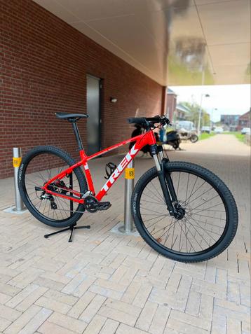 Trek Marlin 5 – 29” Mountainbike M/L – Zo goed als nieuw beschikbaar voor biedingen