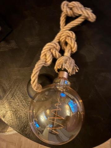 Gevlochten touw bollamp beschikbaar voor biedingen