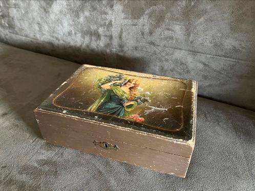 Antieke doos, Antiek en Kunst, Antiek | Woonaccessoires, Ophalen of Verzenden