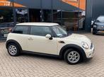 Mini Mini 1.6 Cooper/airco/lm/sfeerverlichting, Voorwielaandrijving, Euro 5, Stof, Zwart