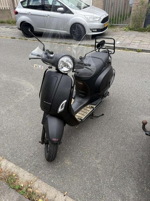 momo morino riva look alike, Fietsen en Brommers, Snorfietsen en Snorscooters, Zo goed als nieuw, Overige merken, Benzine, Ophalen
