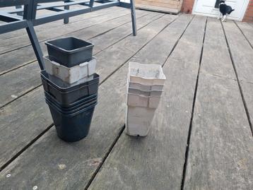 Gratis vierkante bloempotten  beschikbaar voor biedingen