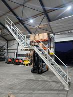 Stalen trap wit hoog 5.0mtr nob210, Doe-het-zelf en Verbouw, Ladders en Trappen, Ophalen of Verzenden, Zo goed als nieuw, 2 tot 4 meter