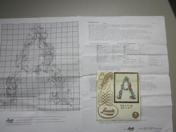 Lanarte origineel borduur telpatroon letter A met DMC code, Hobby en Vrije tijd, Borduren en Borduurmachines, Zo goed als nieuw