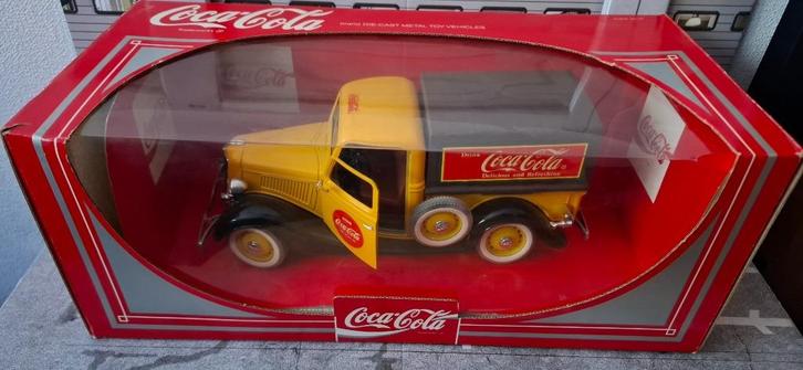 1.18  ford pickup coca cola, Hobby en Vrije tijd, Modelauto's | 1:18, Zo goed als nieuw, Auto, ERTL, Ophalen of Verzenden