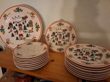 Kerstservies aanvullen, dinerborden en ontbijtborden, kerst beschikbaar voor biedingen